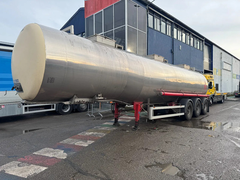 Magyar 3 COMPARTIMENTS BPW AXLES - Полуприцеп-цистерна: фото 1 Magyar 3 COMPARTIMENTS BPW AXLES - Полуприцеп-цистерна: фото 1