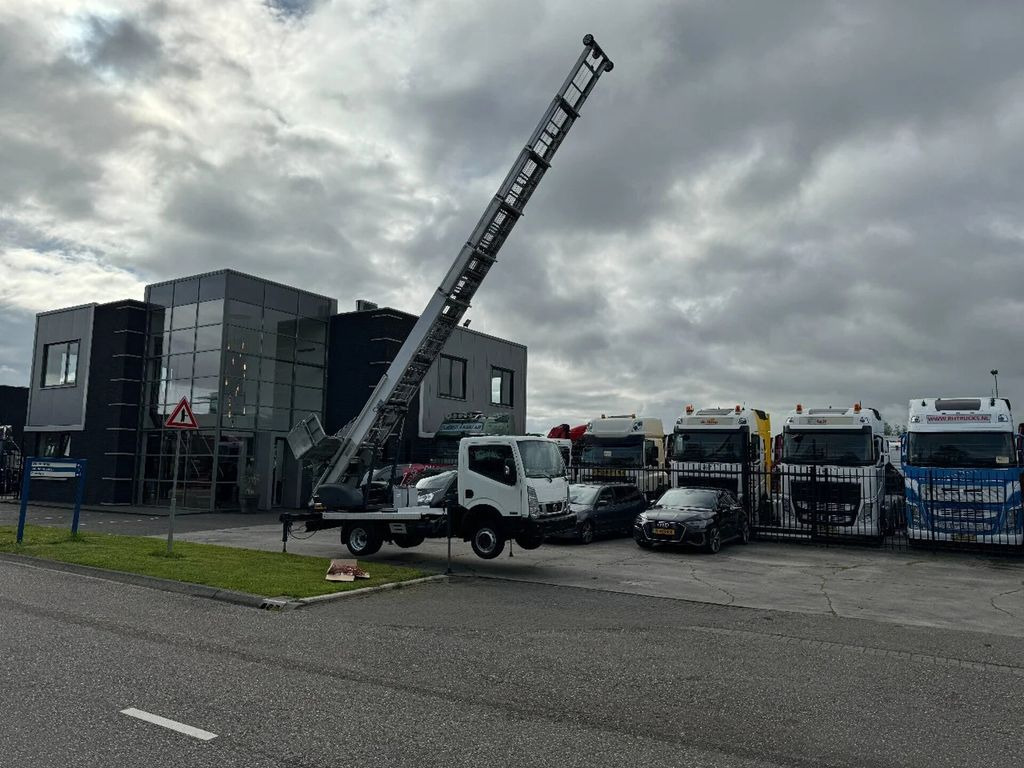 Nissan CABSTAR 35.13 EURO 6 + LIFT 25 METER + REMOTE CO - Грузовик с подъемником: фото 1 Nissan CABSTAR 35.13 EURO 6 + LIFT 25 METER + REMOTE CO - Грузовик с подъемником: фото 1