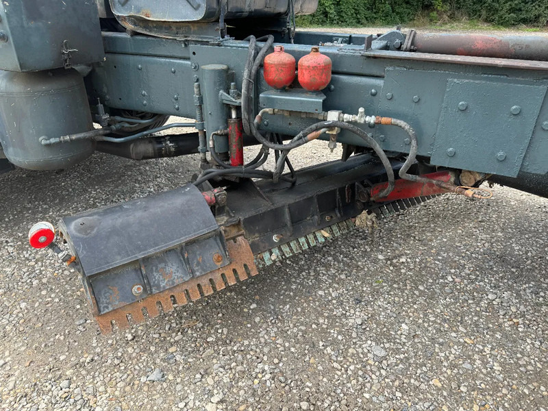 Грузовик-шасси Scania LB141 V8 6X2 HUB REDUCTION - FULL STEEL SUSP. - MANUAL GEAR: фото 10 Грузовик-шасси Scania LB141 V8 6X2 HUB REDUCTION - FULL STEEL SUSP. - MANUAL GEAR: фото 10