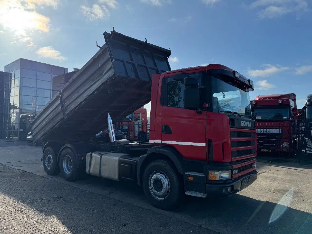 Scania R124-470 6X2 KIPPER EURO 3 - Самосвал: фото 2 Scania R124-470 6X2 KIPPER EURO 3 - Самосвал: фото 2