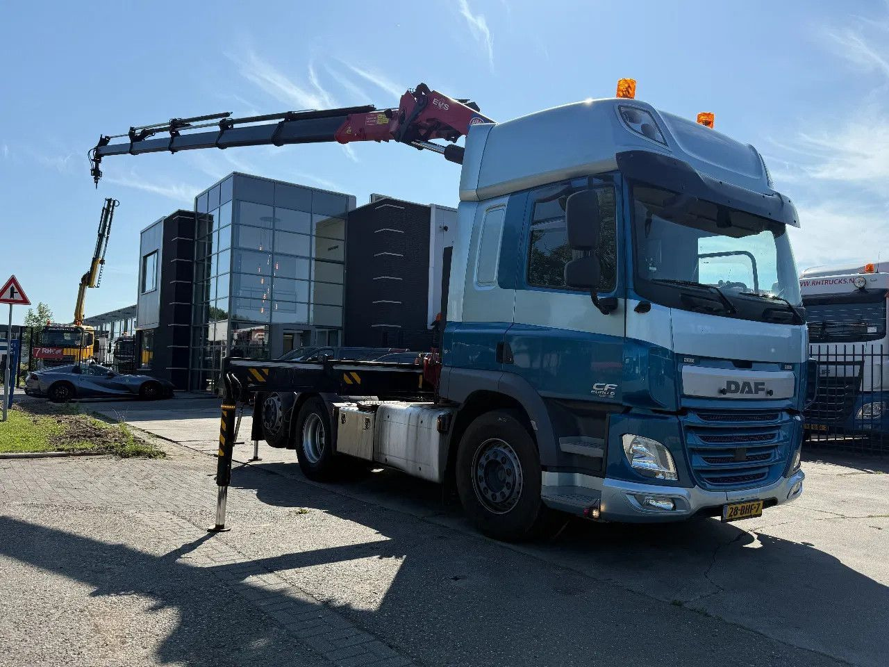 DAF CF 440 6X2 EURO 6 + HMF 3220-K5 REMOTE 5E & 6E F - Тягач: фото 2 DAF CF 440 6X2 EURO 6 + HMF 3220-K5 REMOTE 5E & 6E F - Тягач: фото 2