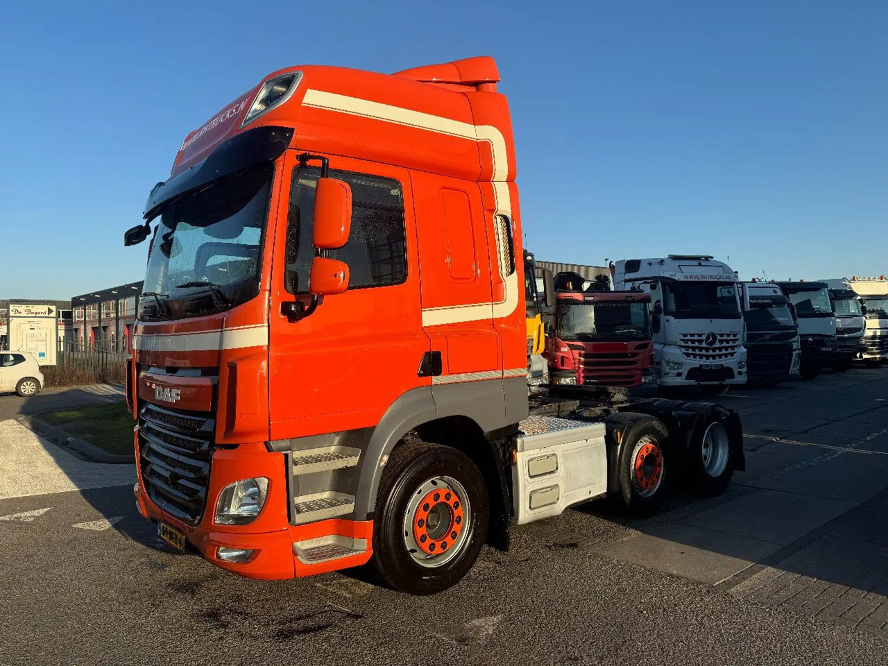 DAF CF 460 6X2 - EURO 6 + LIFT/STEERING AXLE DAF CF 460 6X2 - EURO 6 + LIFT/STEERING AXLE - Тягач: фото 1 DAF CF 460 6X2 - EURO 6 + LIFT/STEERING AXLE DAF CF 460 6X2 - EURO 6 + LIFT/STEERING AXLE - Тягач: фото 1