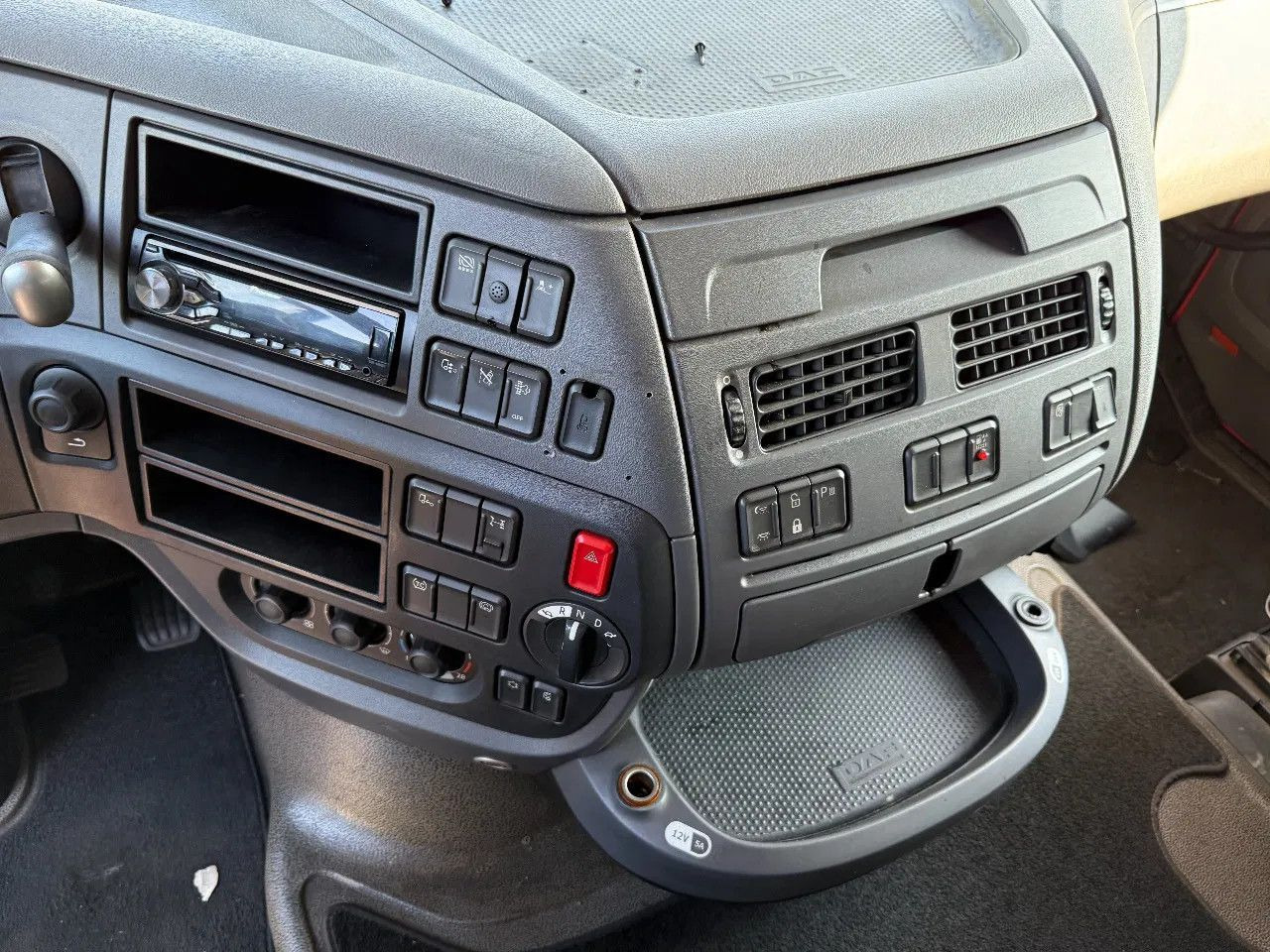 DAF XF 440 4X2 ENGINE RUNNING BUT TICKING! лизинг DAF XF 440 4X2 ENGINE RUNNING BUT TICKING!: фото 14
