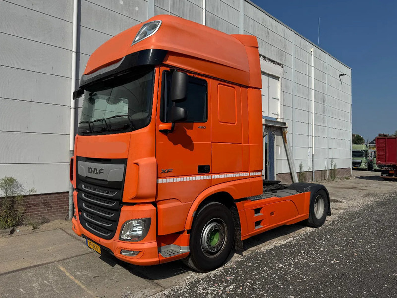 DAF XF 450 4X2 EURO 6 SKIRTS STANDKLIMA - Тягач: фото 1 DAF XF 450 4X2 EURO 6 SKIRTS STANDKLIMA - Тягач: фото 1