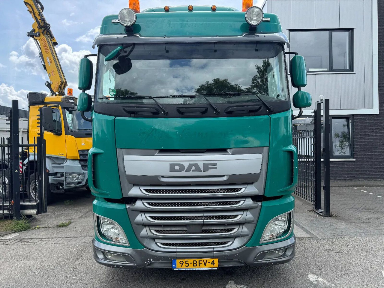 DAF XF 460 4X2 EURO 6 TÜV TILL 02-26 - Тягач: фото 2 DAF XF 460 4X2 EURO 6 TÜV TILL 02-26 - Тягач: фото 2