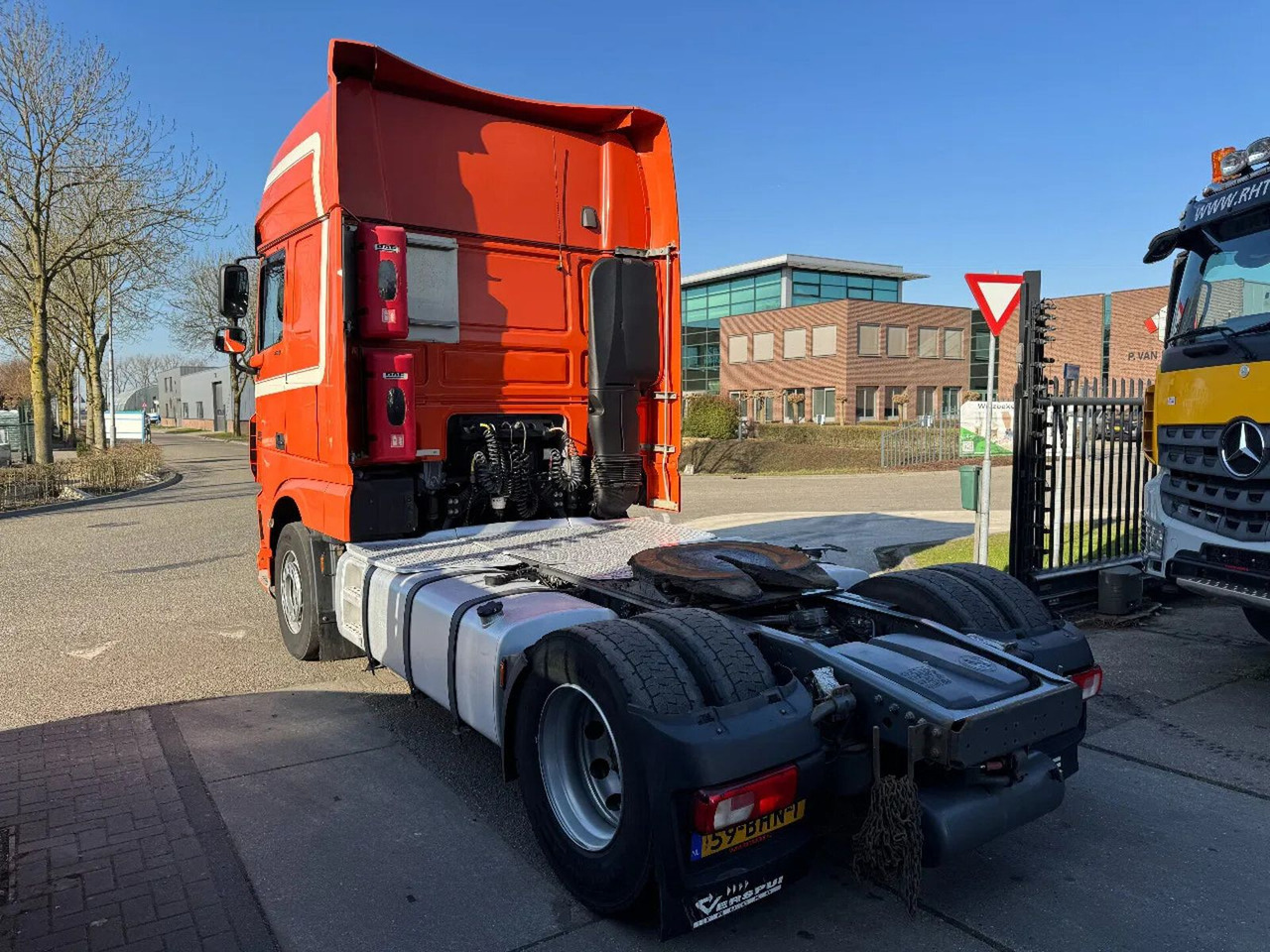 Тягач DAF XF 460 4X2 RETARDER DOUBLE TANK TÜV TILL 09-2025 DAF XF 460 4X2 RETARDER DOUBLE TANK TÜV TILL 09-2025: фото 6