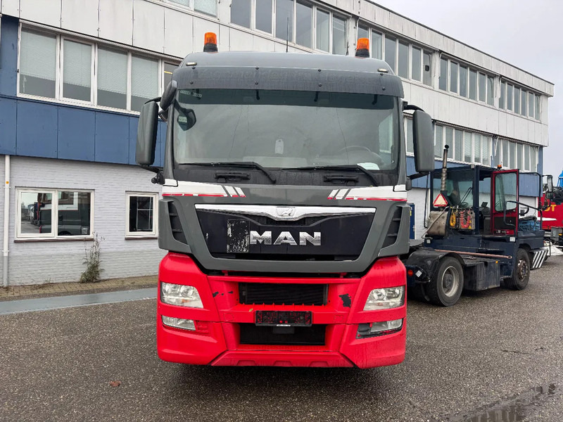 MAN TGX 18.440 4X2 EURO 6 DOUBLE TANK - Тягач: фото 2 MAN TGX 18.440 4X2 EURO 6 DOUBLE TANK - Тягач: фото 2