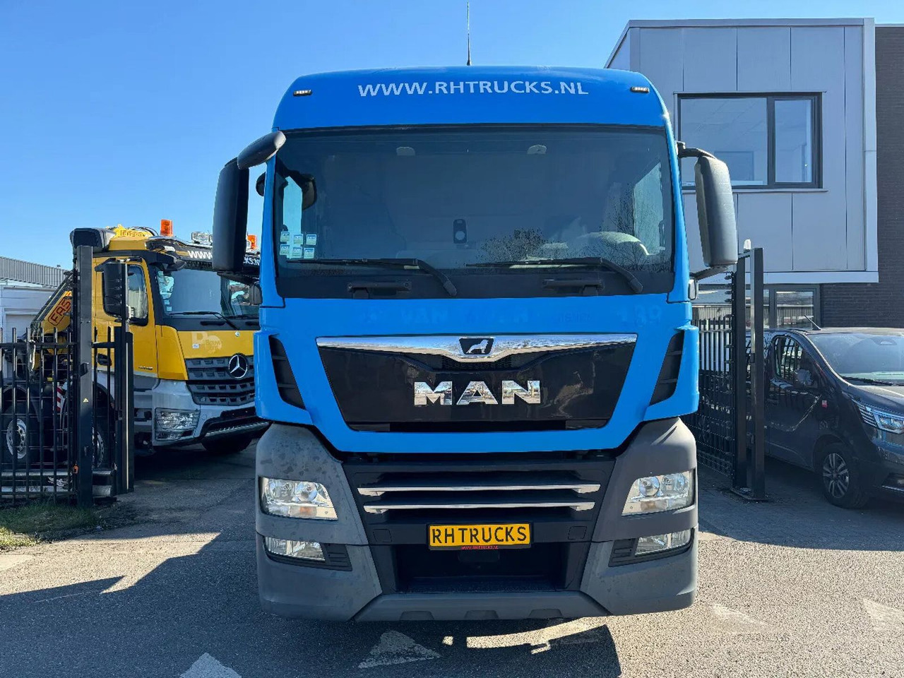 MAN TGX 18.460 4X2 EURO 6 ONLY 439042 KM TÜV TILL 02 - Тягач: фото 2 MAN TGX 18.460 4X2 EURO 6 ONLY 439042 KM TÜV TILL 02 - Тягач: фото 2