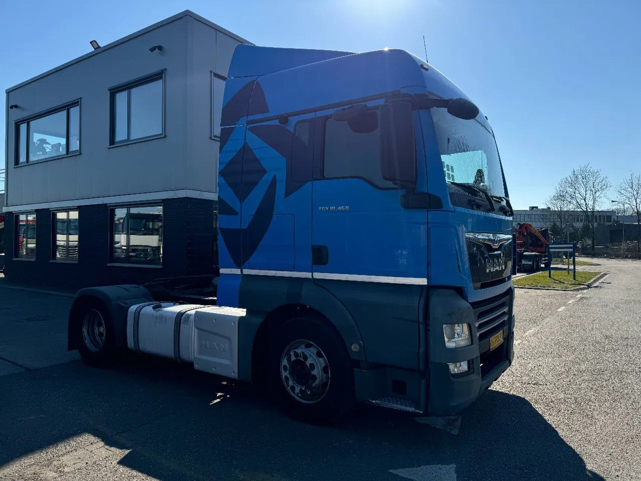 MAN TGX 18.460 4X2 EURO 6 ONLY 439042 KM TÜV TILL 02 - Тягач: фото 3 MAN TGX 18.460 4X2 EURO 6 ONLY 439042 KM TÜV TILL 02 - Тягач: фото 3