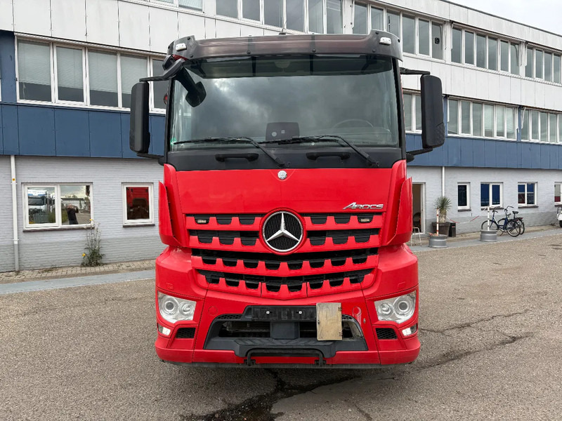 Mercedes-Benz Arocs 4X4 HYDRO DRIVE AN TIPPER HYDRAULIC - Тягач: фото 2 Mercedes-Benz Arocs 4X4 HYDRO DRIVE AN TIPPER HYDRAULIC - Тягач: фото 2