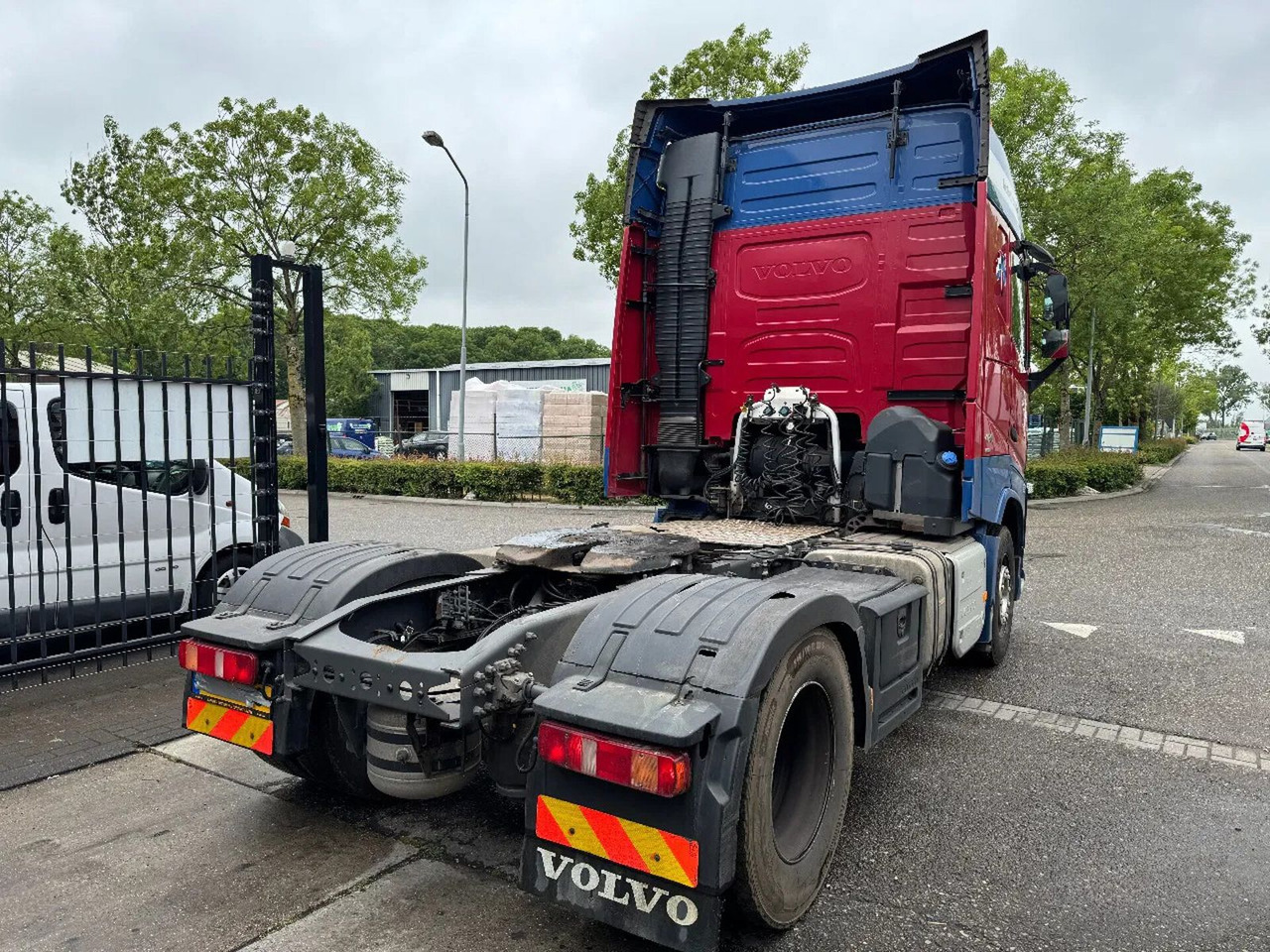 Volvo FH 420 4X2 SPOILERS STANDKLIMA EURO 6 2017 - Тягач: фото 5 Volvo FH 420 4X2 SPOILERS STANDKLIMA EURO 6 2017 - Тягач: фото 5