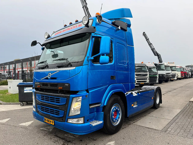 Volvo FM 370 4X2 EURO 6 SKIRTS SPOILERS I-SHIFT - Тягач: фото 1 Volvo FM 370 4X2 EURO 6 SKIRTS SPOILERS I-SHIFT - Тягач: фото 1