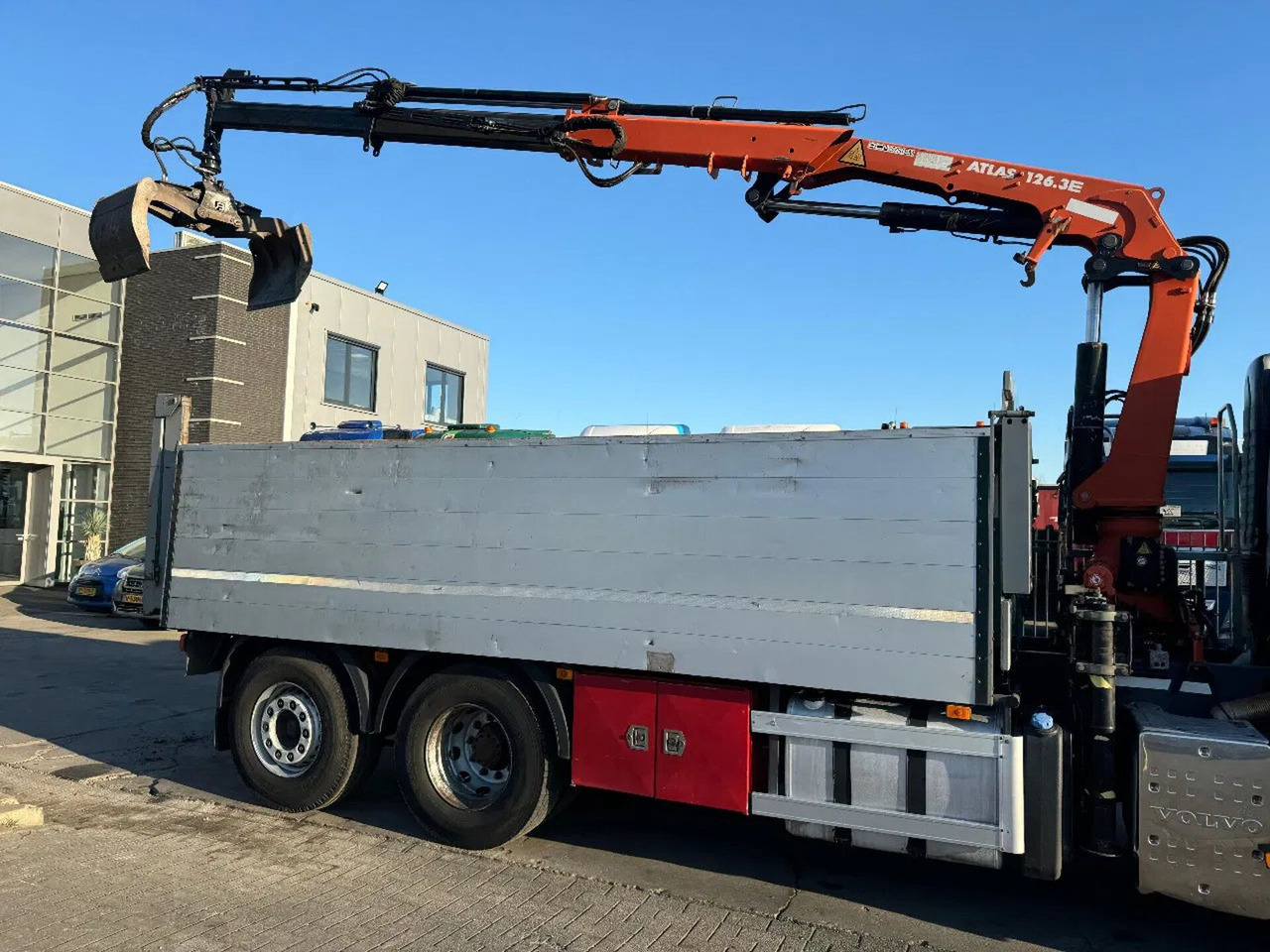 Volvo FM 330 6X2 - EURO 5 + ATLAS 126.3E A2 + REMOTE + - Самосвал, Автоманипулятор: фото 3 Volvo FM 330 6X2 - EURO 5 + ATLAS 126.3E A2 + REMOTE + - Самосвал, Автоманипулятор: фото 3