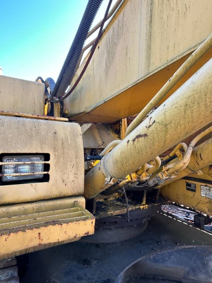 Komatsu PC 210 LC-8 - Гусеничный экскаватор: фото 3 Komatsu PC 210 LC-8 - Гусеничный экскаватор: фото 3