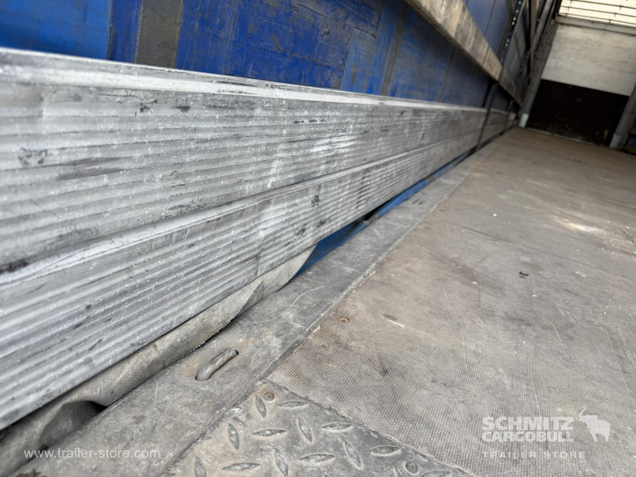 SCHMITZ Curtainsider Mega - Тентованный полуприцеп: фото 2 SCHMITZ Curtainsider Mega - Тентованный полуприцеп: фото 2