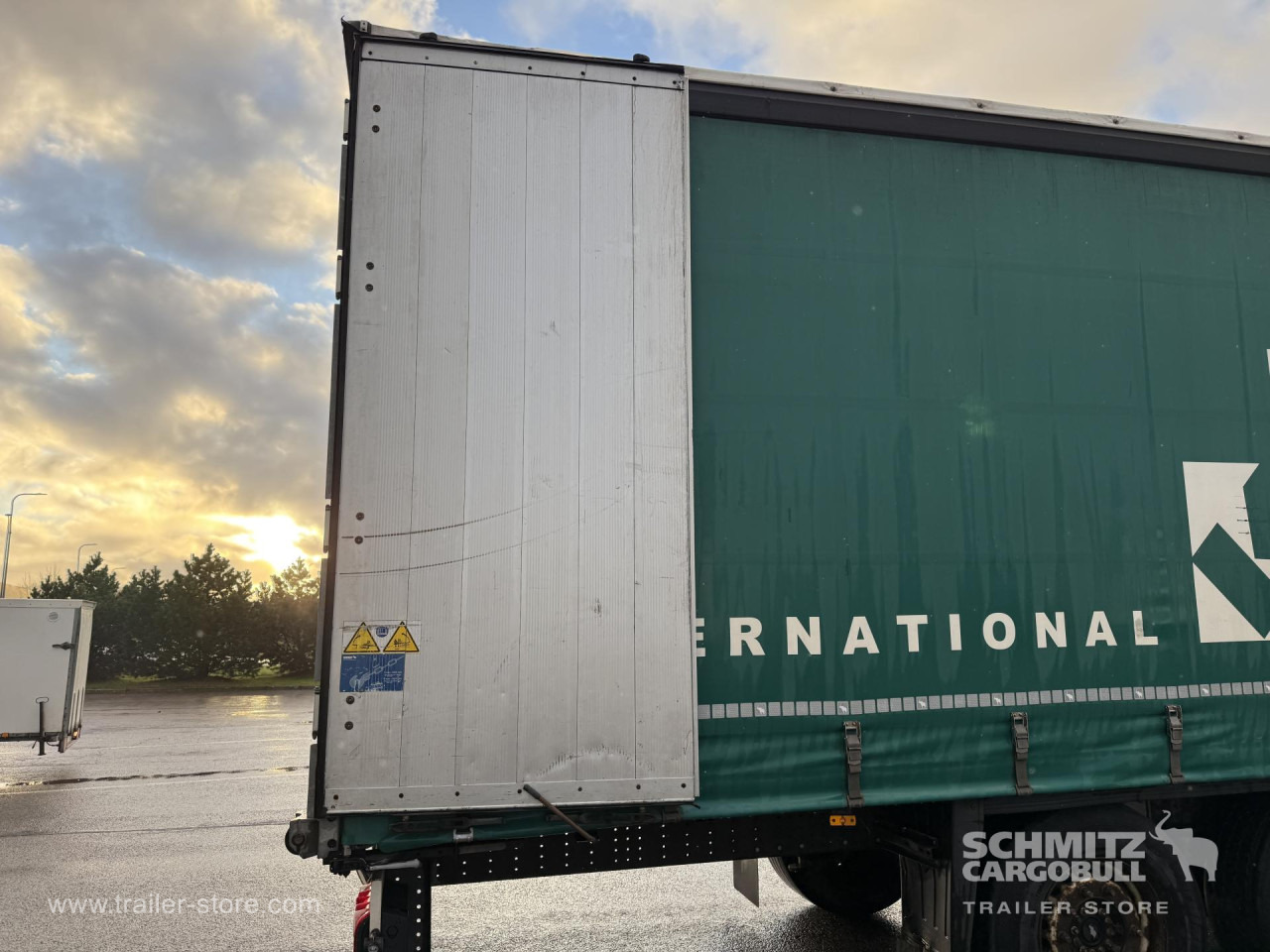 SCHMITZ Curtainsider Standard - Тентованный полуприцеп: фото 2 SCHMITZ Curtainsider Standard - Тентованный полуприцеп: фото 2