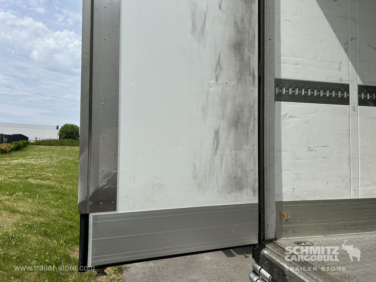 SCHMITZ Reefer Standard - Изотермический полуприцеп: фото 2 SCHMITZ Reefer Standard - Изотермический полуприцеп: фото 2