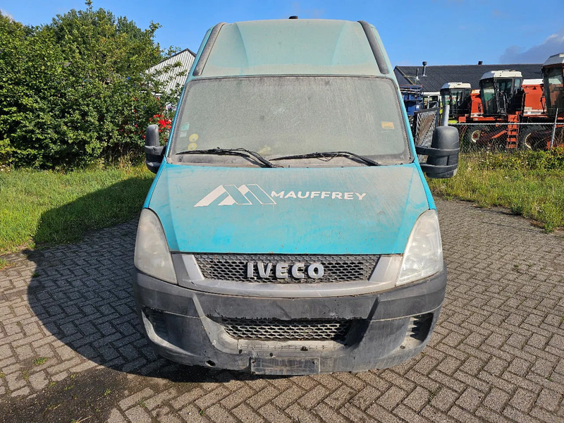 Iveco Daily 35C15V Daily 35C15V - Легковой автомобиль: фото 2 Iveco Daily 35C15V Daily 35C15V - Легковой автомобиль: фото 2
