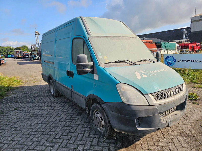 Iveco Daily 35C15V Daily 35C15V - Легковой автомобиль: фото 3 Iveco Daily 35C15V Daily 35C15V - Легковой автомобиль: фото 3