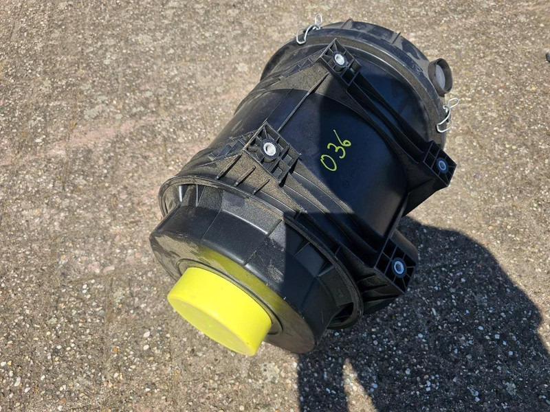 MAN Luchtfilterhuis - Система впуска: фото 3 MAN Luchtfilterhuis - Система впуска: фото 3