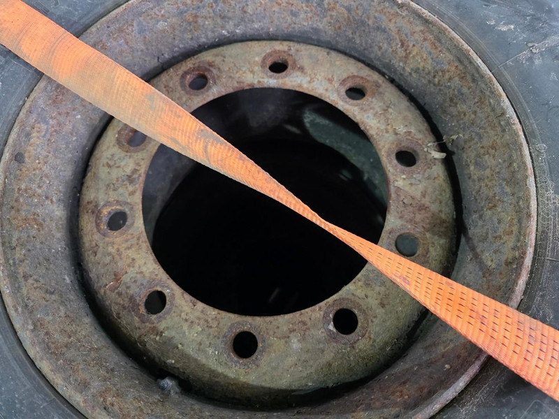 Michelin 445/45 R19.5 - Шина: фото 5 Michelin 445/45 R19.5 - Шина: фото 5