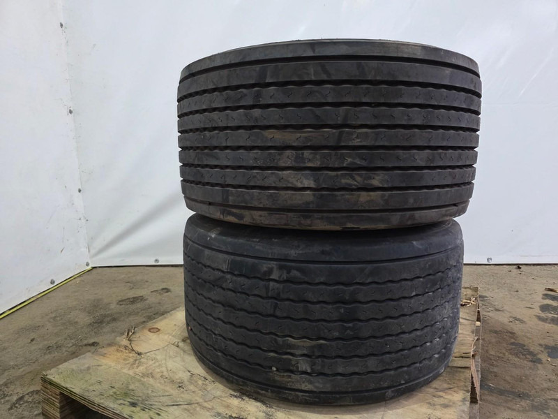 Michelin 445/45 R19.5 - Шина: фото 1 Michelin 445/45 R19.5 - Шина: фото 1