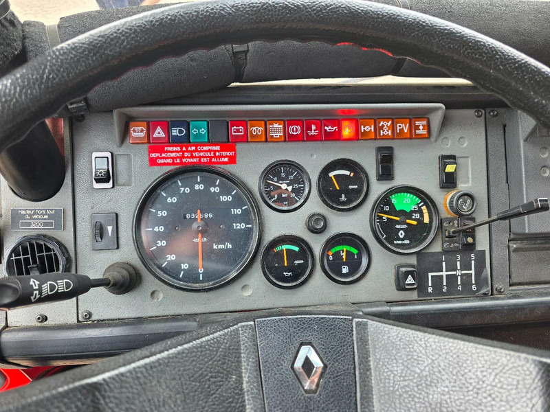 Пожарная машина Renault Midliner 210 M210 - 40BCA230: фото 11 Пожарная машина Renault Midliner 210 M210 - 40BCA230: фото 11