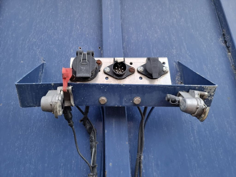 Полуприцеп бортовой/ Платформа Trailor SMB: фото 11