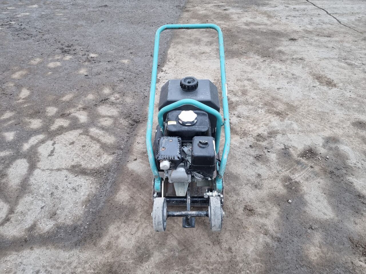 AMMANN APF 12/40 - Виброплита: фото 3 AMMANN APF 12/40 - Виброплита: фото 3