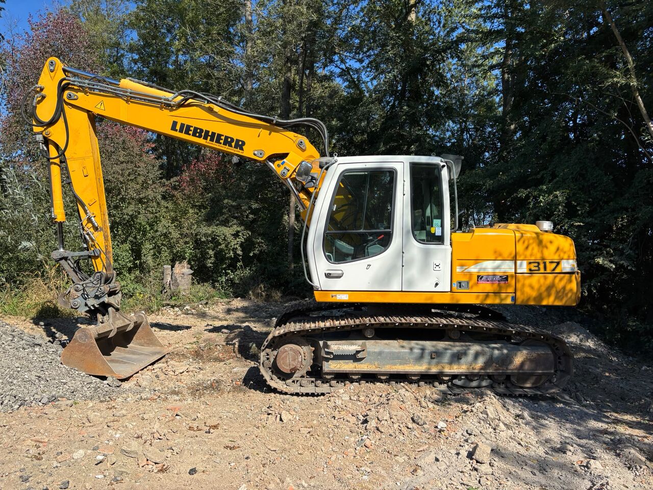 LIEBHERR R 317 - Гусеничный экскаватор: фото 1 LIEBHERR R 317 - Гусеничный экскаватор: фото 1