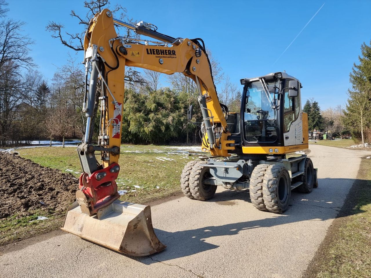 Liebherr A 910 Compact Litronic - Колёсный экскаватор: фото 4 Liebherr A 910 Compact Litronic - Колёсный экскаватор: фото 4