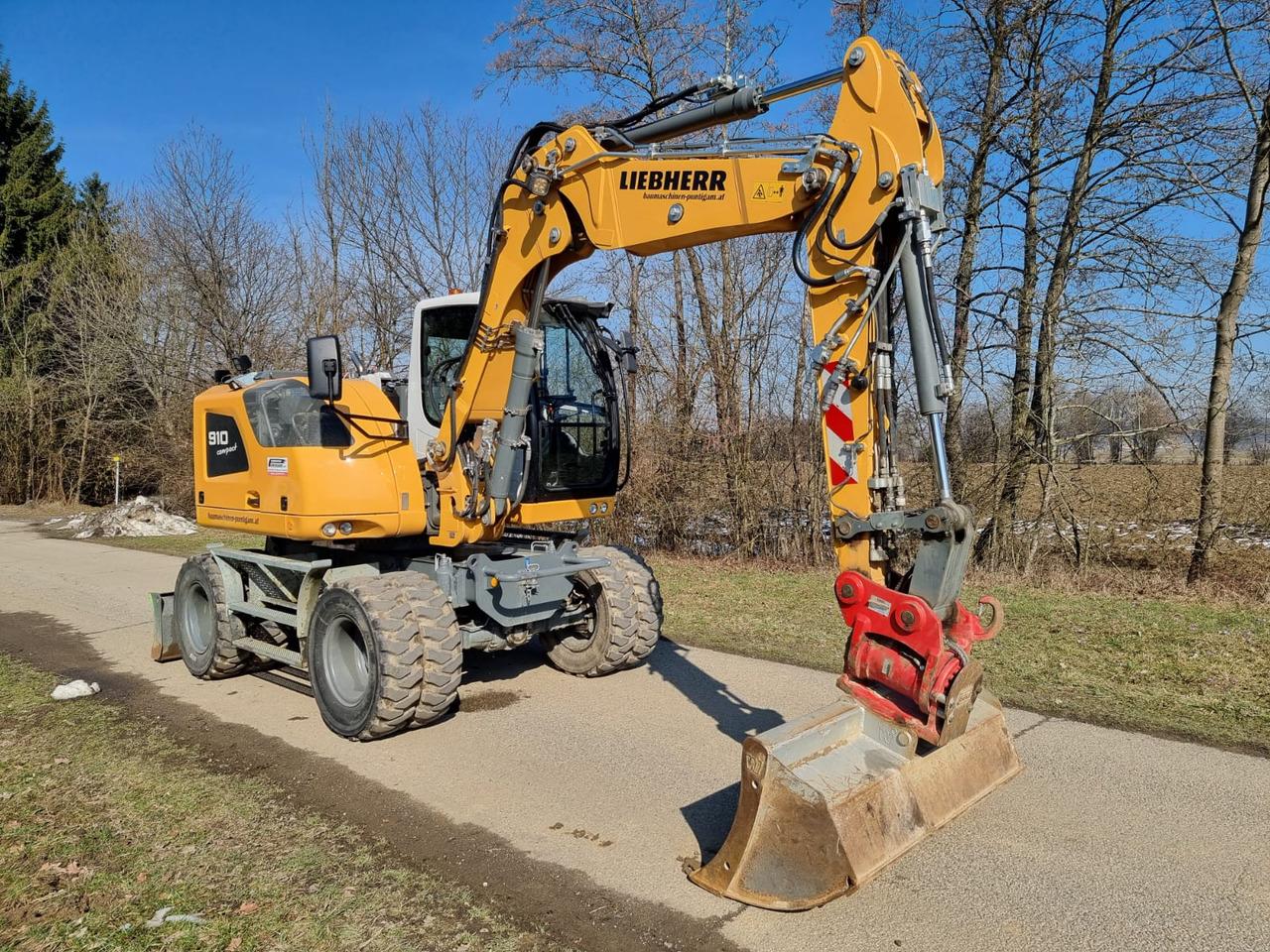 Liebherr A 910 Compact Litronic - Колёсный экскаватор: фото 3 Liebherr A 910 Compact Litronic - Колёсный экскаватор: фото 3