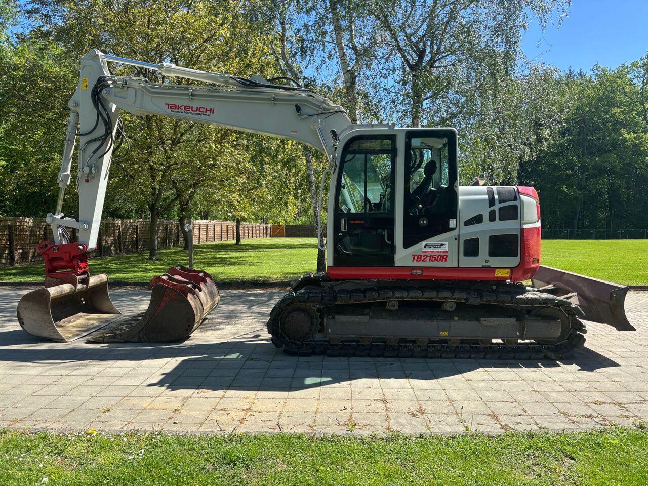TAKEUCHI TB 2150 R - Гусеничный экскаватор: фото 1 TAKEUCHI TB 2150 R - Гусеничный экскаватор: фото 1