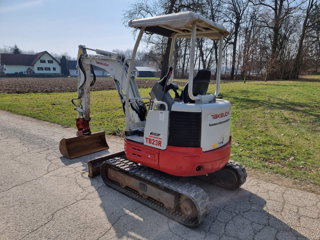 TAKEUCHI TB 23 R - Мини-экскаватор: фото 5 TAKEUCHI TB 23 R - Мини-экскаватор: фото 5