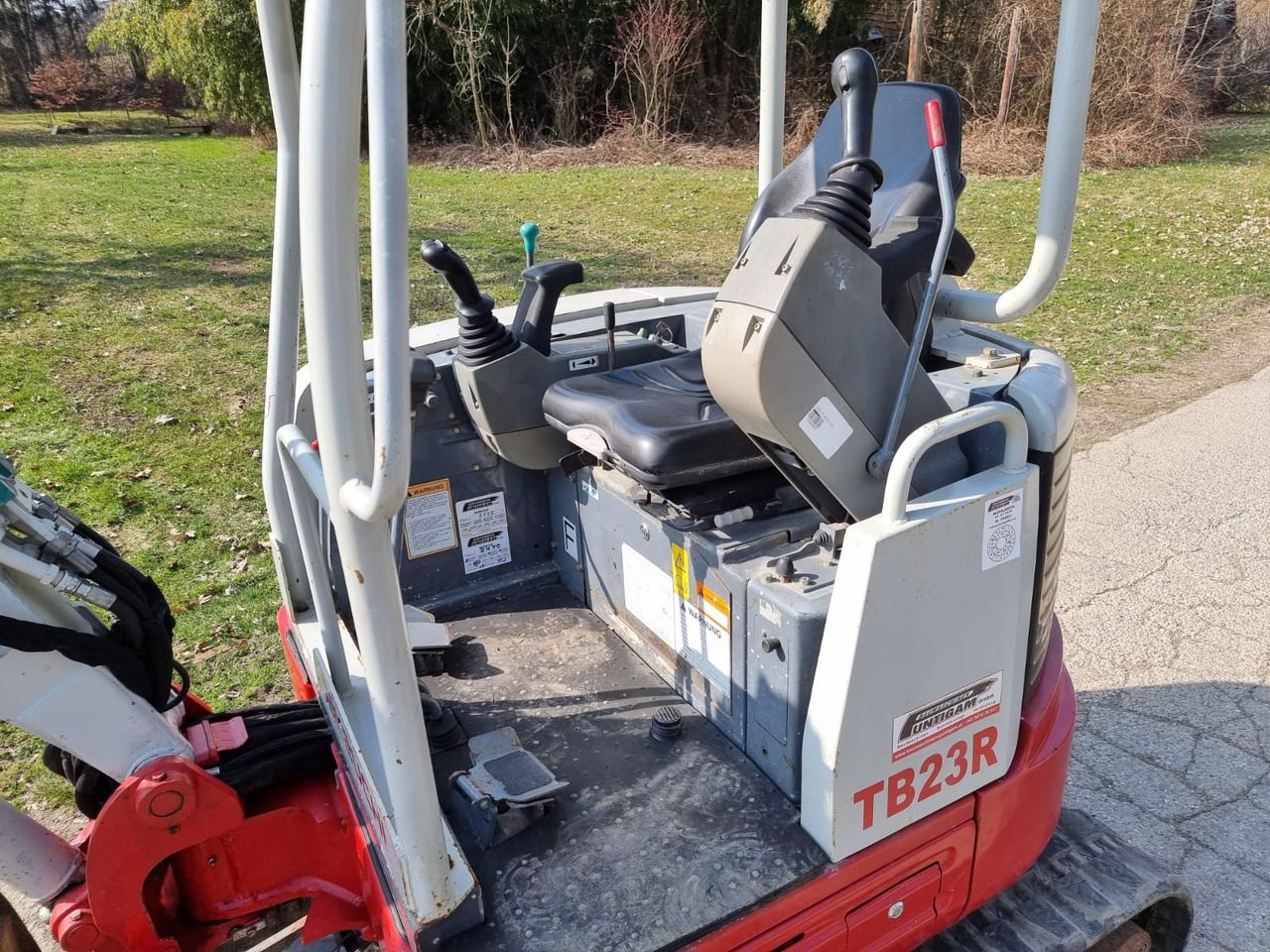 Мини-экскаватор TAKEUCHI TB 23 R: фото 15 Мини-экскаватор TAKEUCHI TB 23 R: фото 15