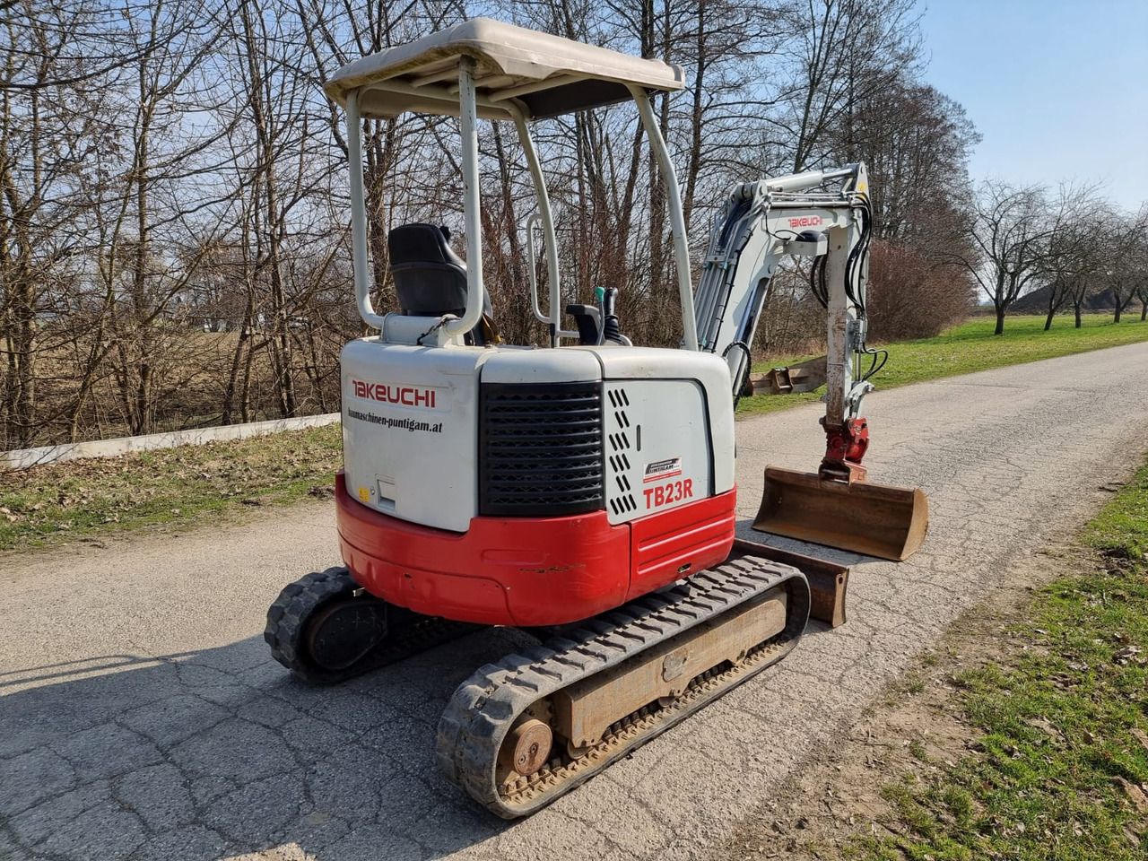 Мини-экскаватор TAKEUCHI TB 23 R: фото 7 Мини-экскаватор TAKEUCHI TB 23 R: фото 7