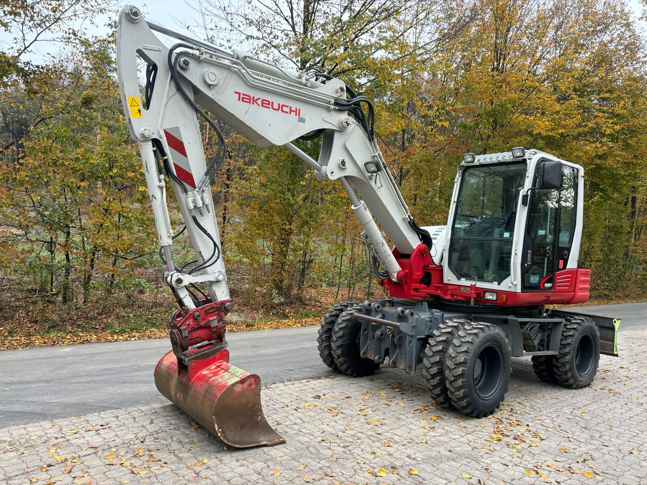TAKEUCHI TB 295 W - Колёсный экскаватор: фото 3 TAKEUCHI TB 295 W - Колёсный экскаватор: фото 3