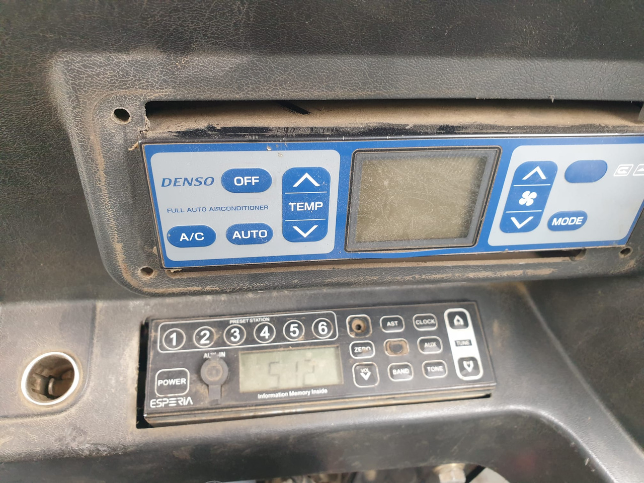 Колёсный экскаватор TAKEUCHI TB 295W: фото 16 Колёсный экскаватор TAKEUCHI TB 295W: фото 16