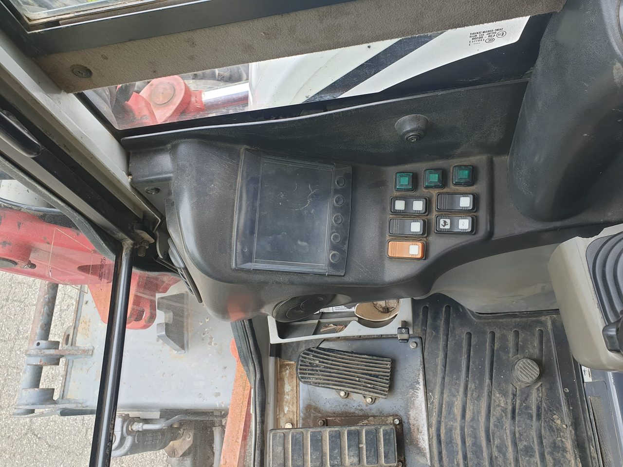 Колёсный экскаватор TAKEUCHI TB 295W: фото 14 Колёсный экскаватор TAKEUCHI TB 295W: фото 14