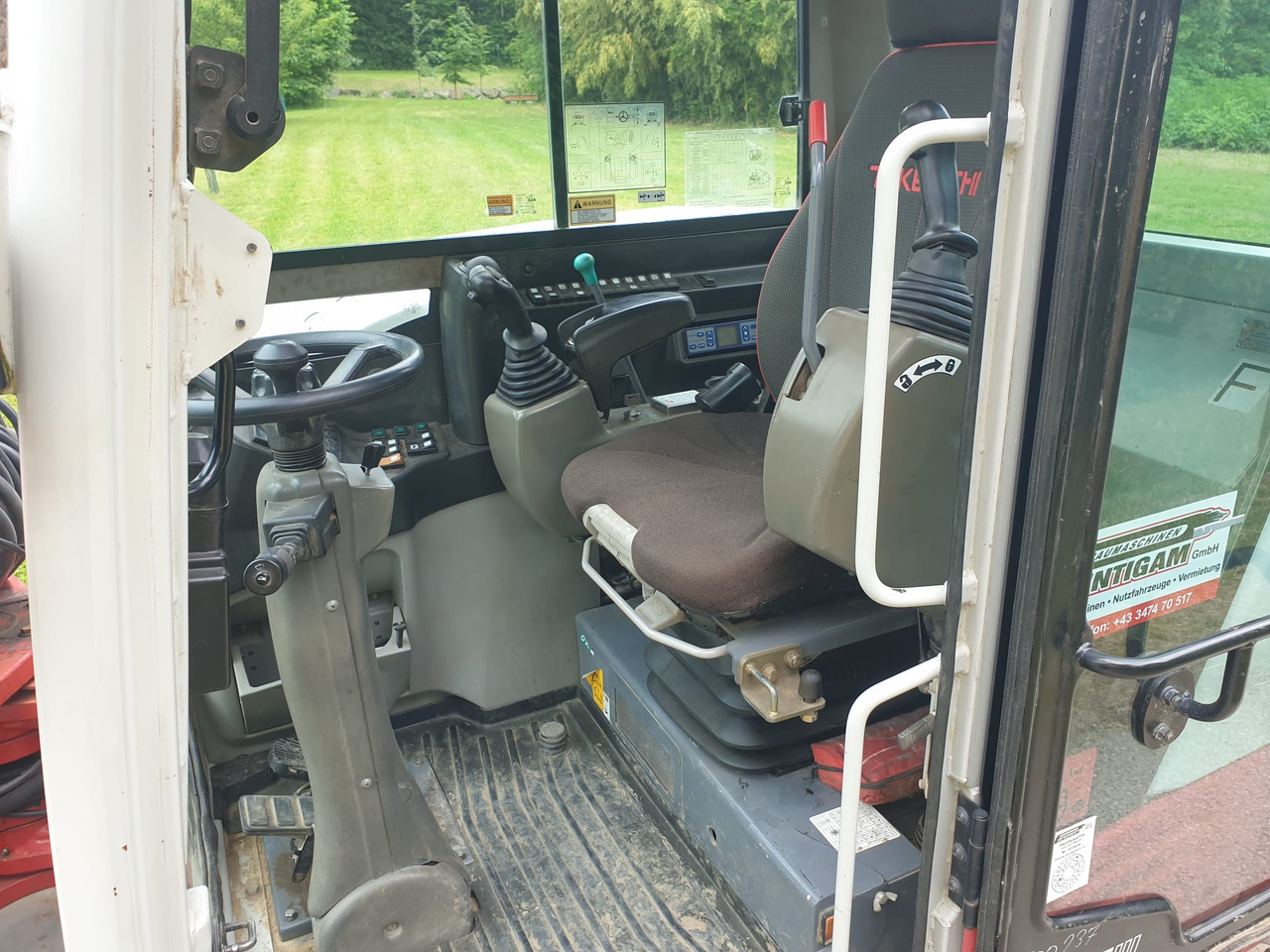 Колёсный экскаватор TAKEUCHI TB 295W: фото 12 Колёсный экскаватор TAKEUCHI TB 295W: фото 12