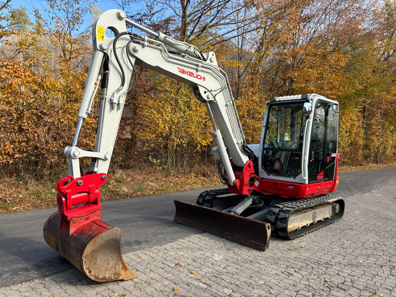 TAKEUCHI TB 370 - Мини-экскаватор: фото 3 TAKEUCHI TB 370 - Мини-экскаватор: фото 3