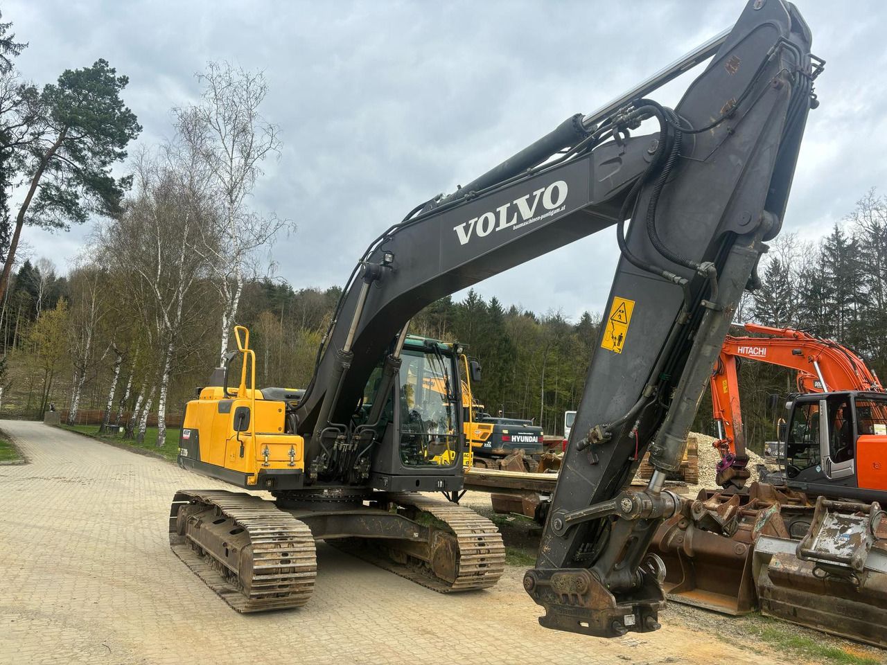 Volvo EC 220 DN - Гусеничный экскаватор: фото 3 Volvo EC 220 DN - Гусеничный экскаватор: фото 3