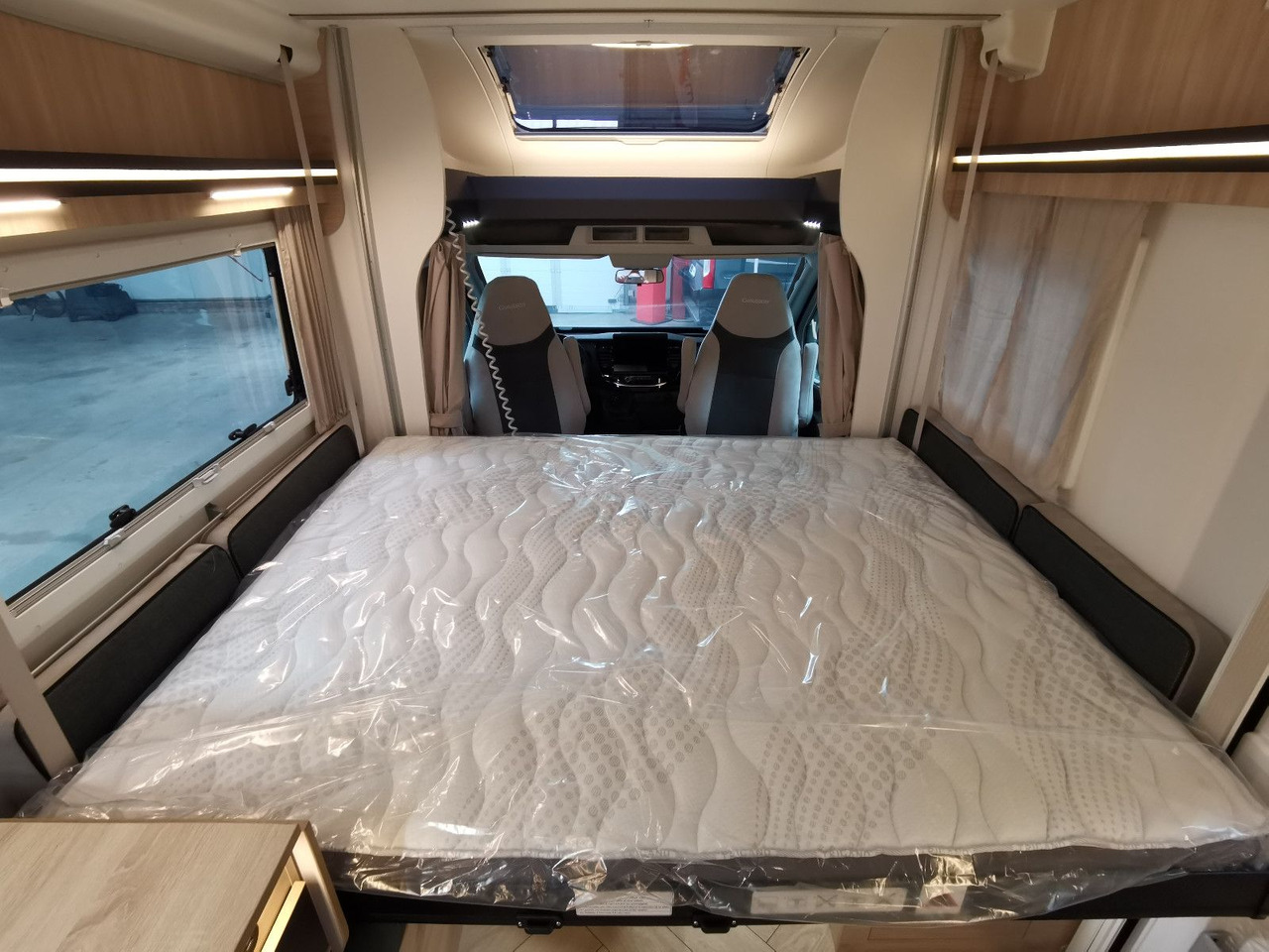 Полуинтегрированный автодом Chausson 640 TITANIUM / MODELL 2026 / 165PS /XXL-HUBBETT: фото 12