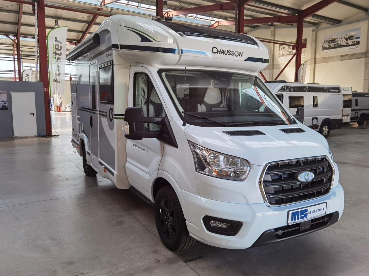 Полуинтегрированный автодом Chausson 650 TITANIUM / -2026- / 165PS-8G. / AHK/ HUBBETT: фото 9