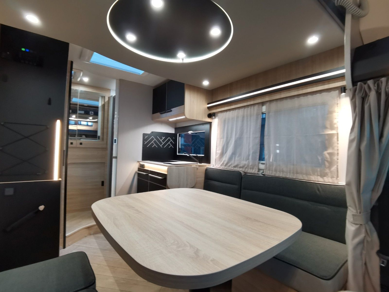 Полуинтегрированный автодом Chausson 650 TITANIUM / MODELL 2026 / 165PS-8G. / HUBBETT: фото 16