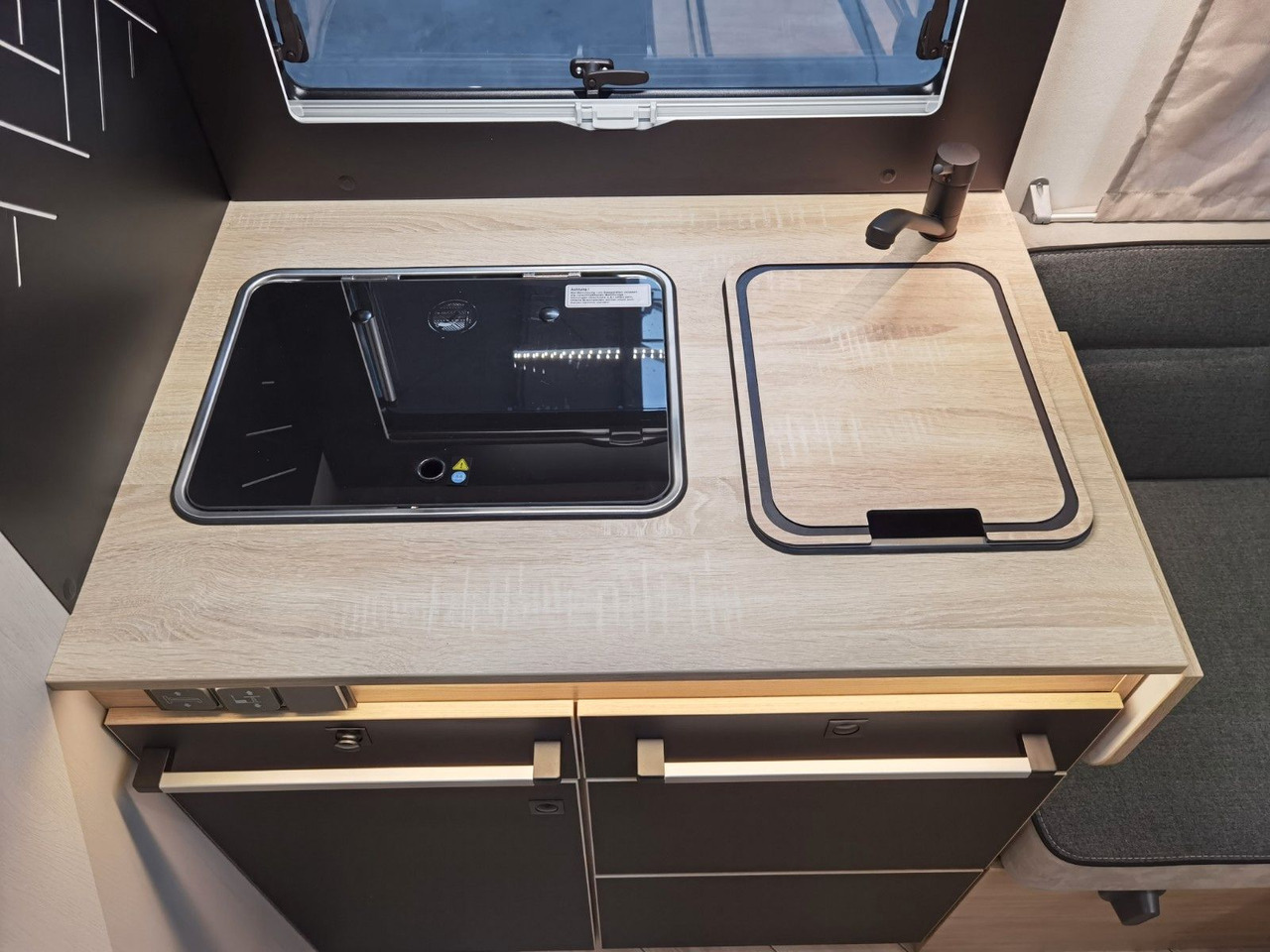 Полуинтегрированный автодом Chausson 650 TITANIUM / MODELL 2026 / 165PS-8G. / HUBBETT: фото 21