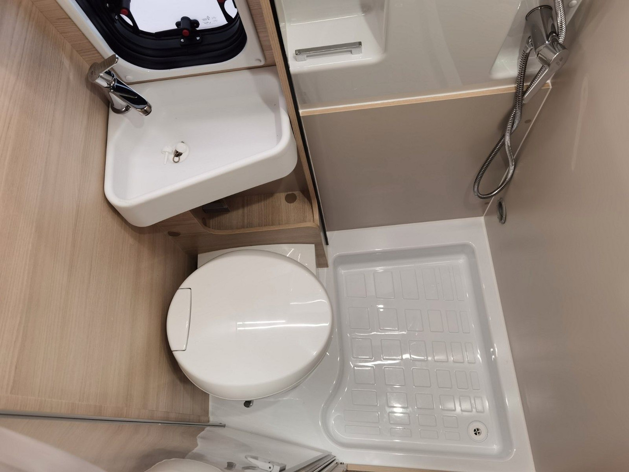 Chausson V690 SPORT LINE / 140PS-8G / XL -HUBBETT E.-BIKE лизинг Chausson V690 SPORT LINE / 140PS-8G / XL -HUBBETT E.-BIKE: фото 23