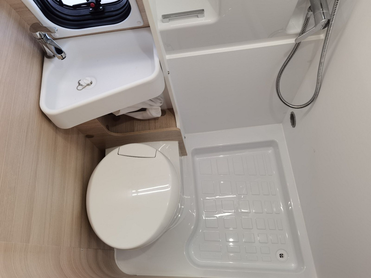 Новый Кастенваген Chausson V697 FIRST LINE / - 2025 - /140PS / EINZELBETTEN Chausson V697 FIRST LINE / - 2025 - /140PS / EINZELBETTEN: фото 17