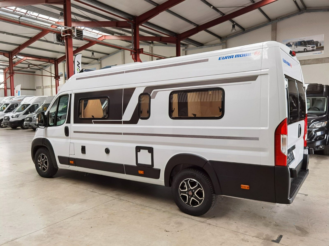 Eura Mobil VAN 635 EB / 180 PS -9G / EINZELBETTEN - Кастенваген: фото 5 Eura Mobil VAN 635 EB / 180 PS -9G / EINZELBETTEN - Кастенваген: фото 5