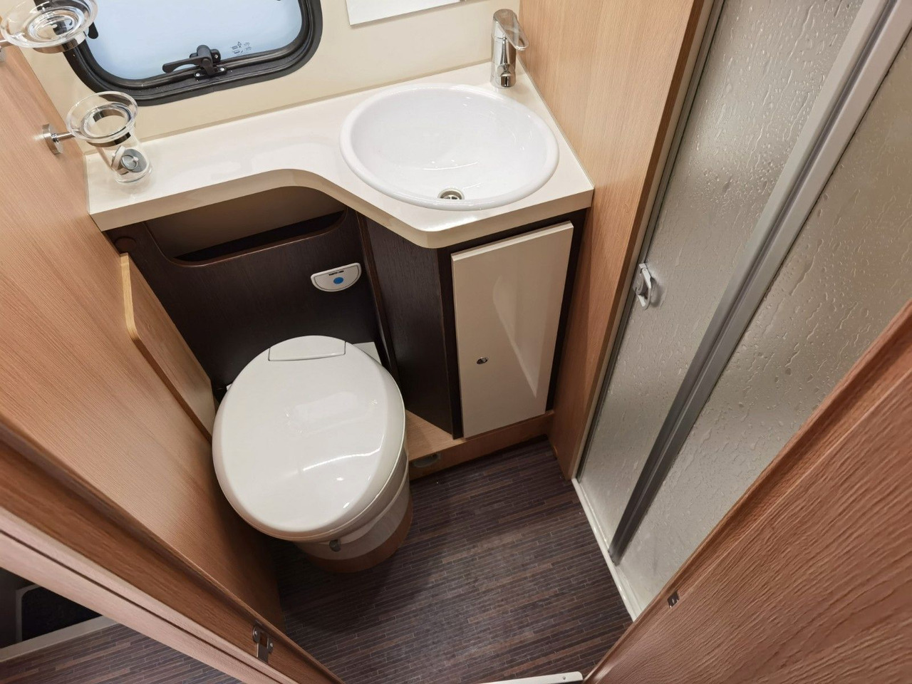 Полуинтегрированный автодом Forster T 699 HB / 140PS / HUBBETT & HECKBETT: фото 26 Полуинтегрированный автодом Forster T 699 HB / 140PS / HUBBETT & HECKBETT: фото 26